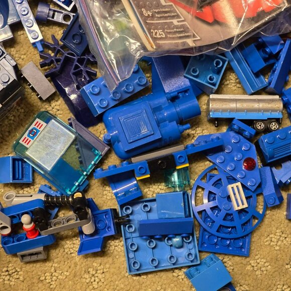 Lego Megablocks and Compatible with Lego Blocks Blue Car Misc Lot + Manual GA157 - Picture 12 of 13